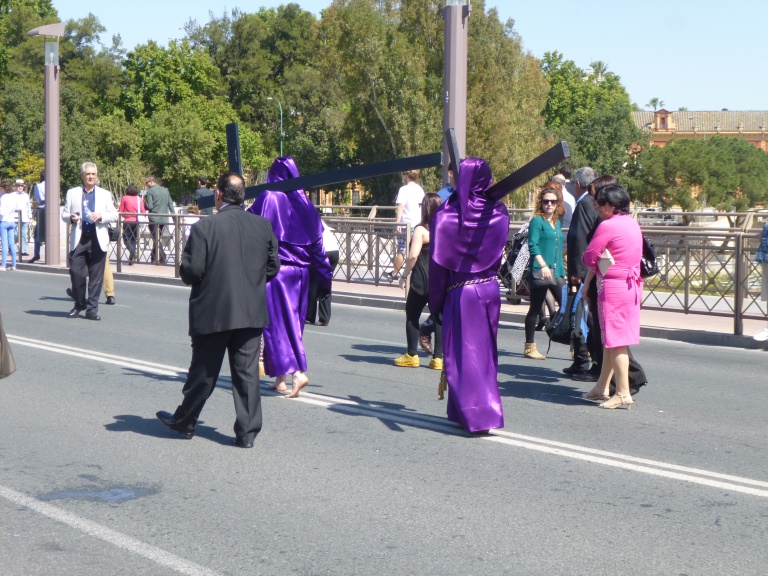 La Cigarera Procession in Sevilla - Walking Barefoot on Asphalt in a 37 Degrees Celsius Day